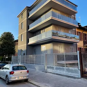 https://carissimi-4.it-lombardy.com