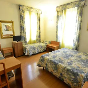 Hotel Tirreno, Roma